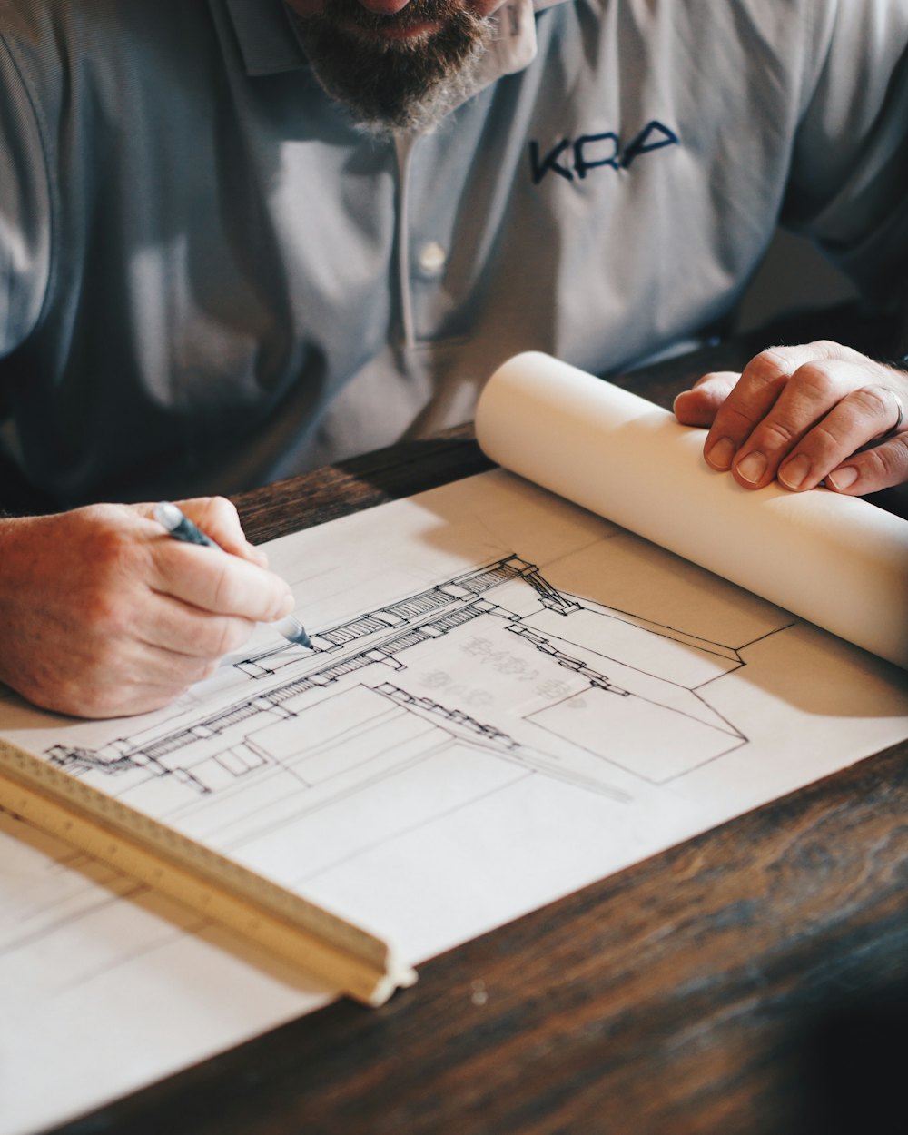 On-site planning with rolled construction drawings