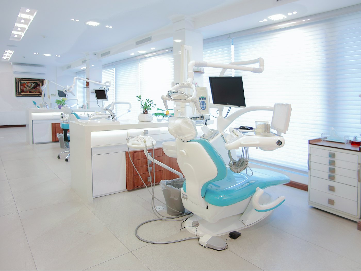 Clinica Lumen medical clinic treatment suite